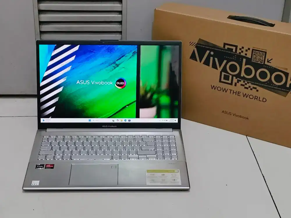 Like new asus Vivobook go 15 oled amd ryzen 3-7320u fulset