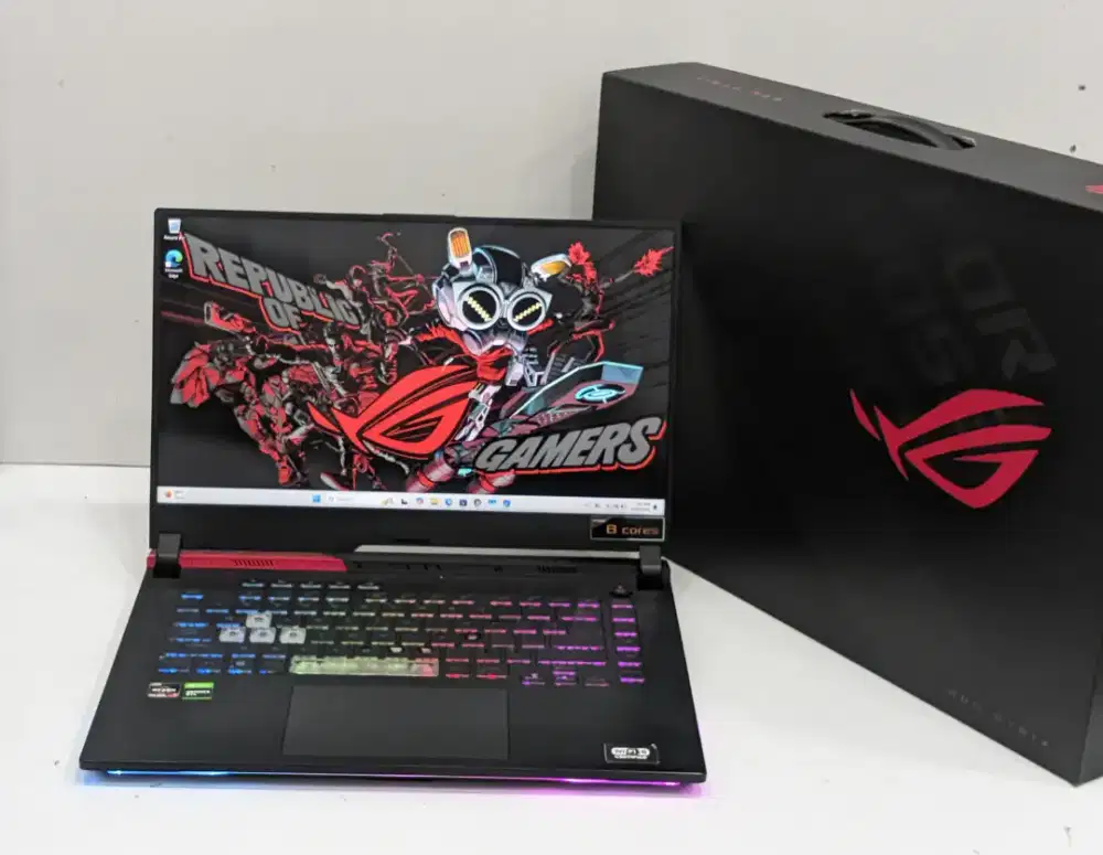 Laptop : ASUS ROG Strix G513IH AMD Ryzen 7 4880H RAM 16GB SSD 512GB