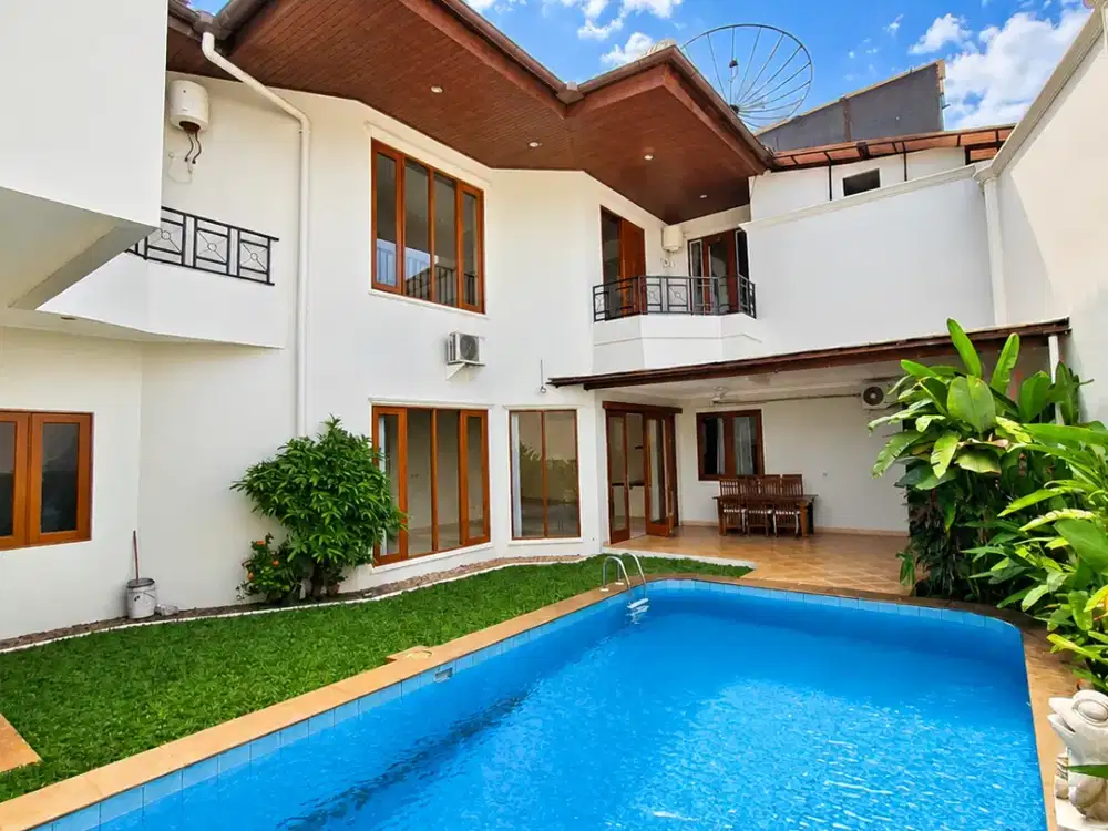 FOR RENT – Bright House in a Compound, Walking Distance to French International School