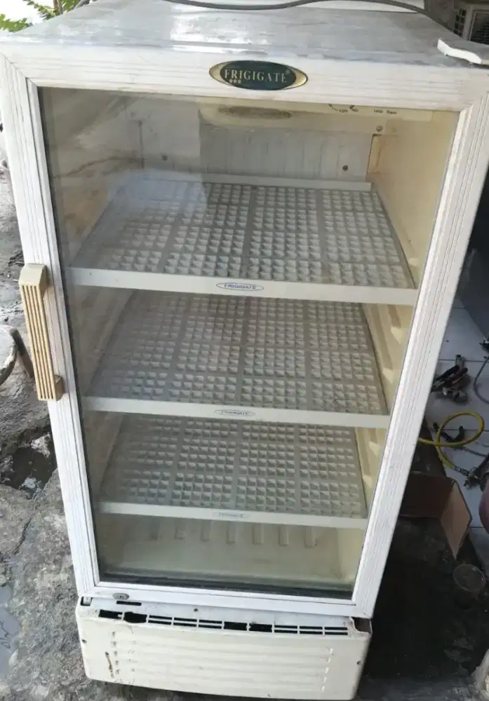 Showcase Frigigate 3 rak
