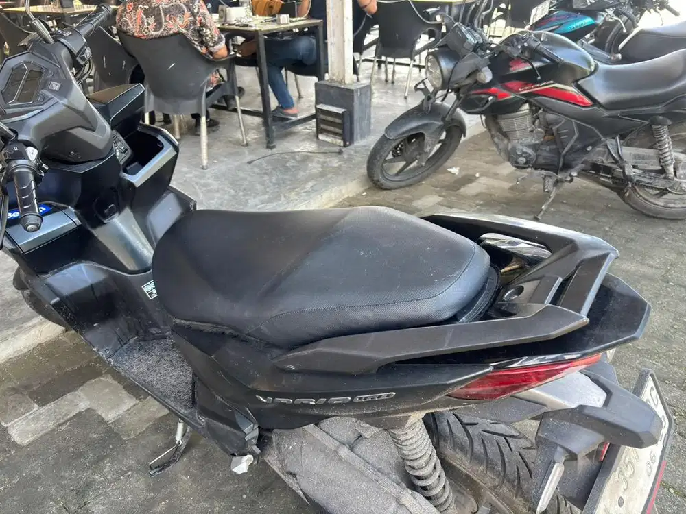 Jual vario bekas 160cc warna hitam tahun 2024