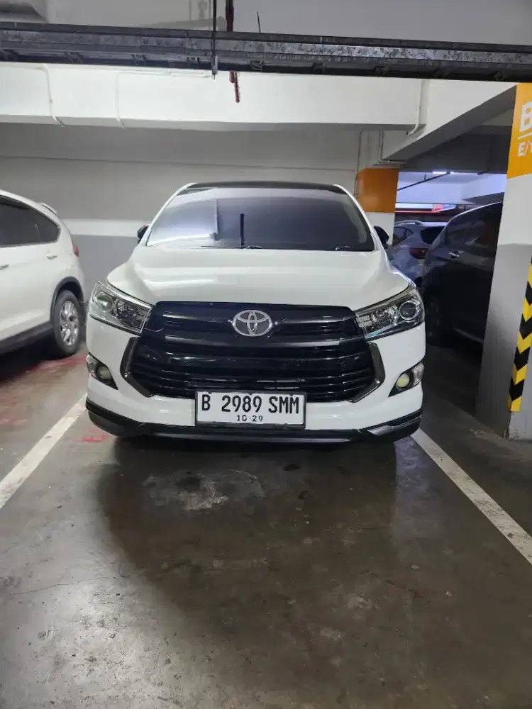TOYOTA  INNOVA VENTURER BENSIN AT 19