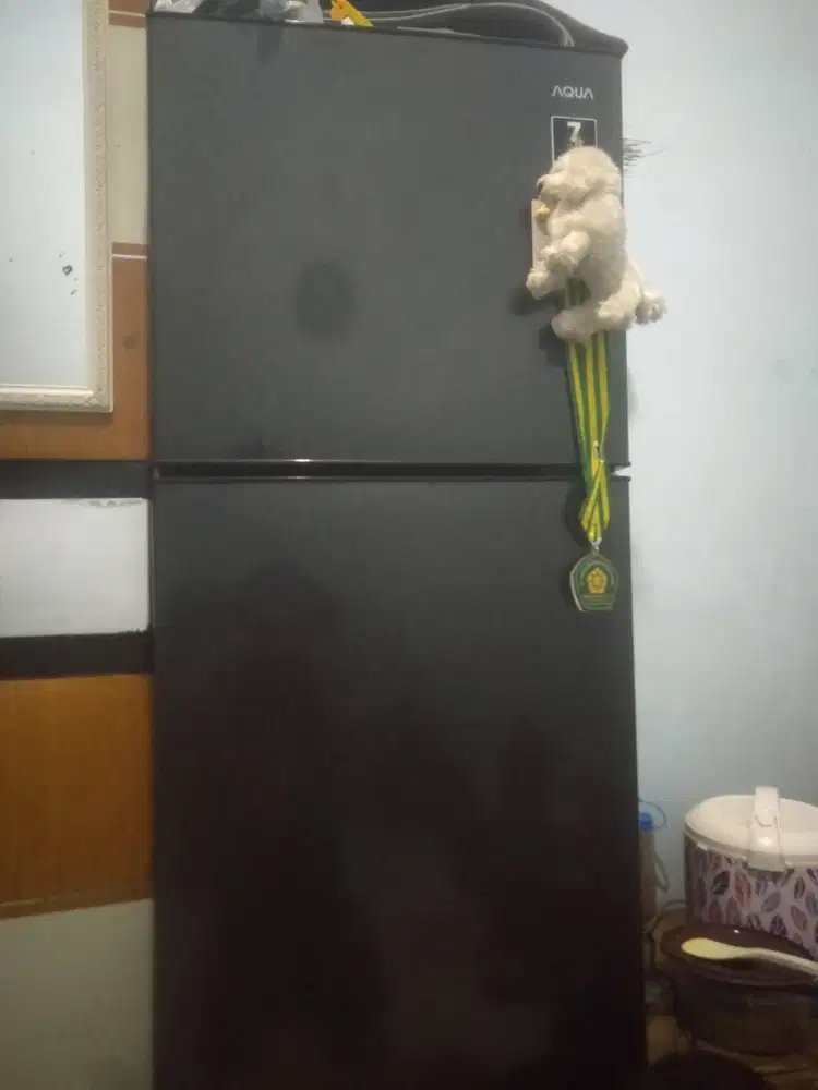 Kulkas Murah Merek AQUA 2 pintu