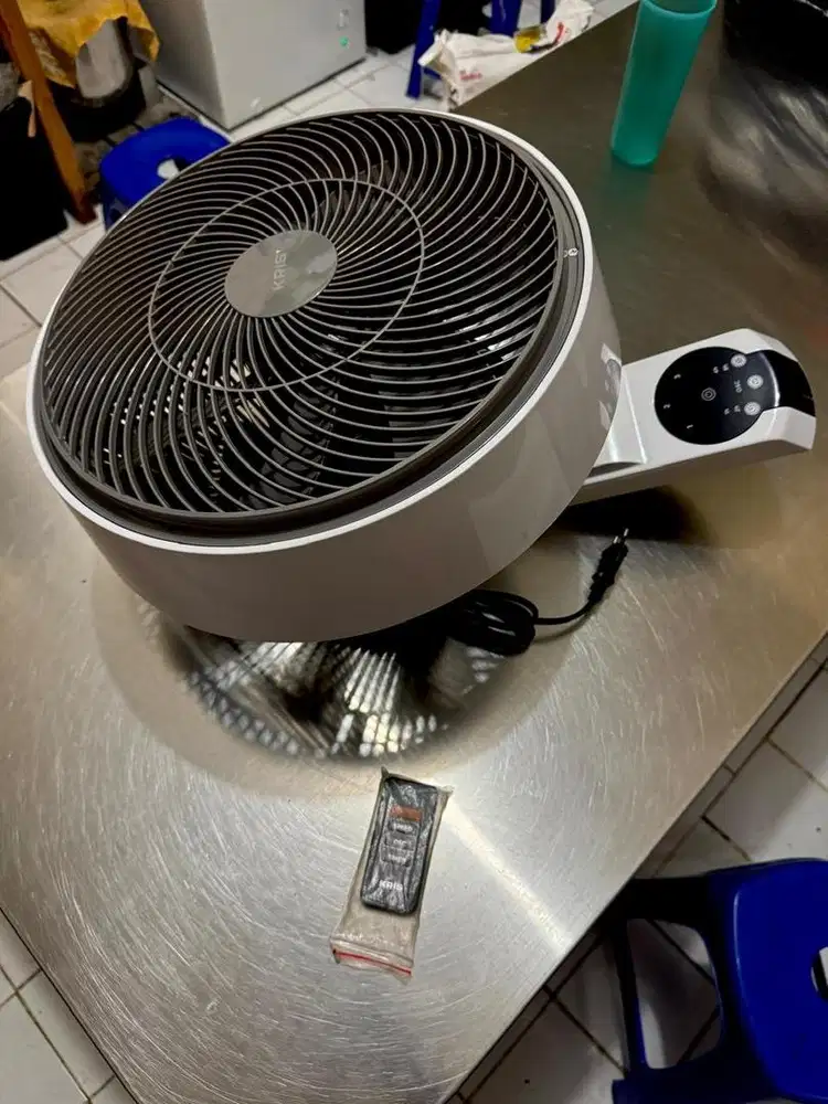 Kris Kipas Angin Dinding Dengan Remote 65 watt bekas