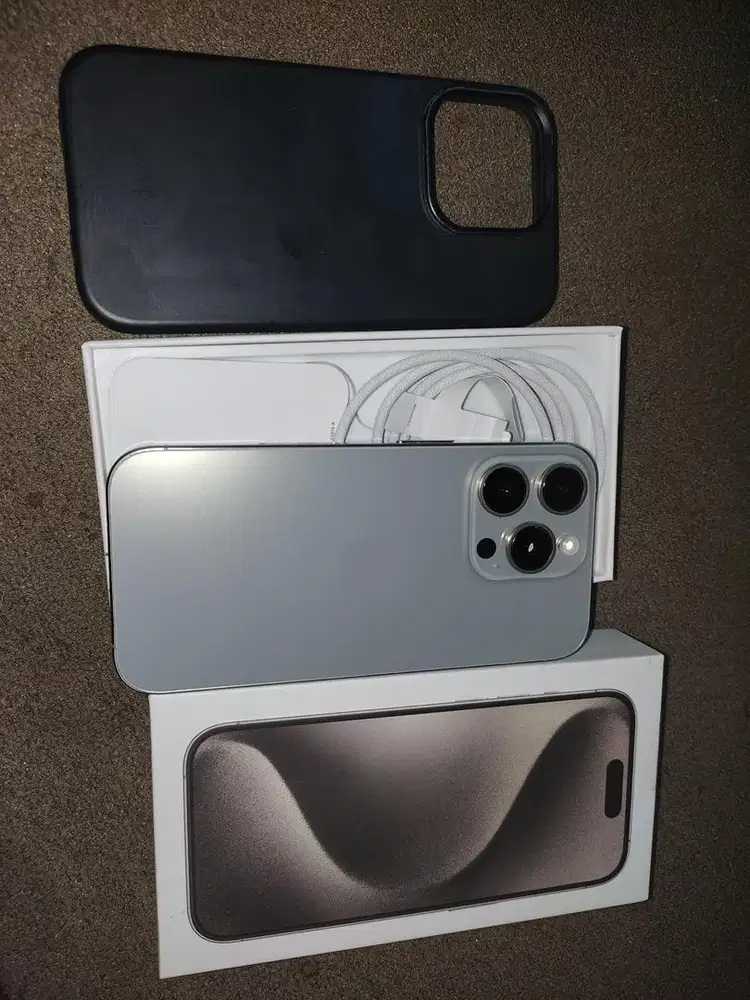 Iphone 15 pro 256 natural titanium