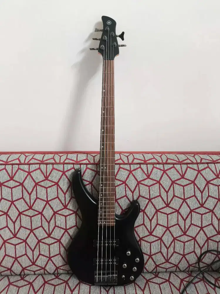 Gitar Bass Yamaha TRBX505 (LikeNew)