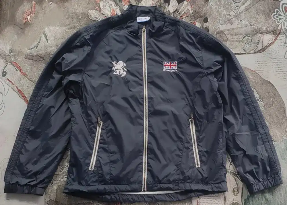 Tracktop Reebok England size L Mulus