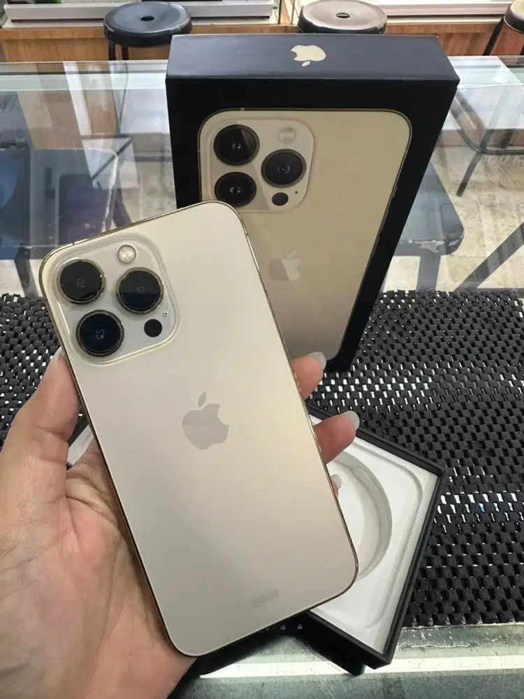 IPhone 13pro 256GB Ex Garansi Resmi Lengkap