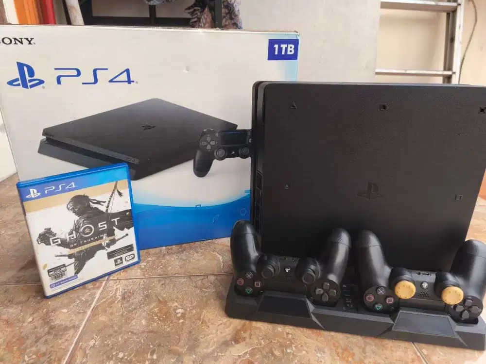 PS4 Slim 1TB Original Fullset + 2 Stick + Charging Dock + Ghost of Tsu