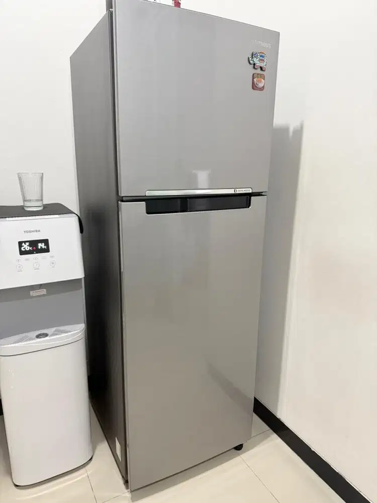 Kulkas Samsung 264L