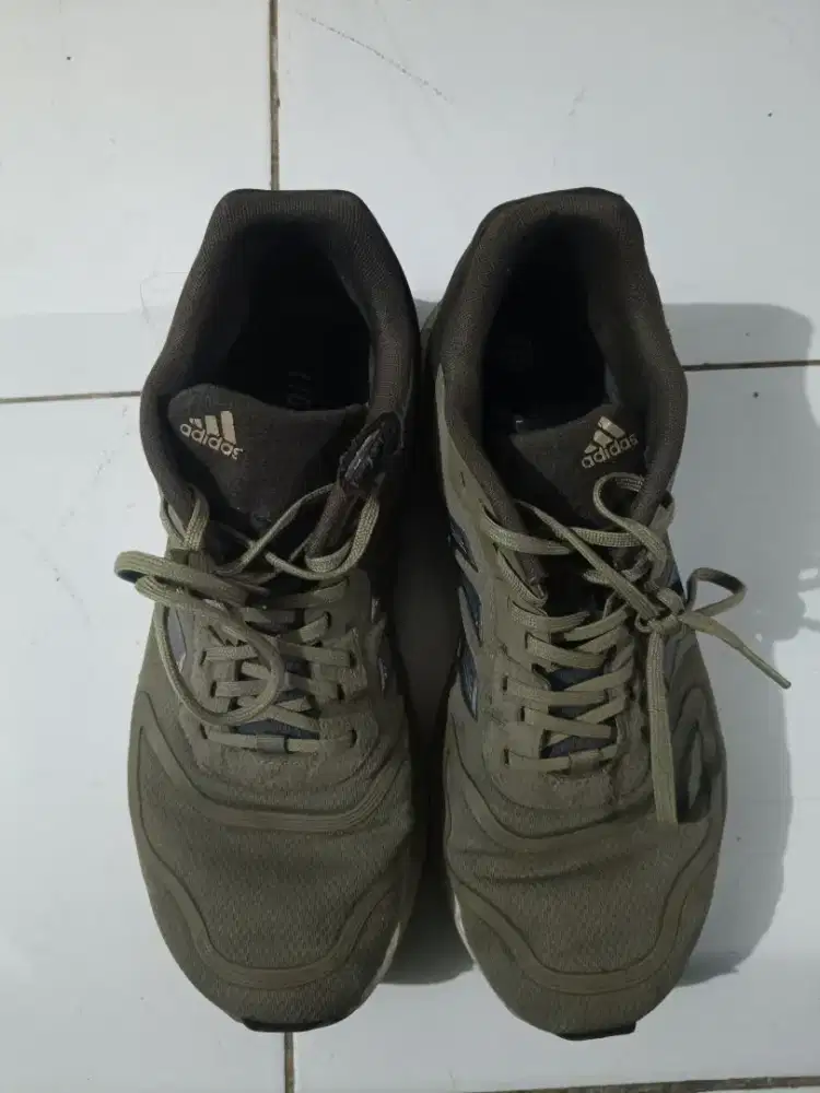 Dijual sepatu Adidas size 44.5 warna hijau