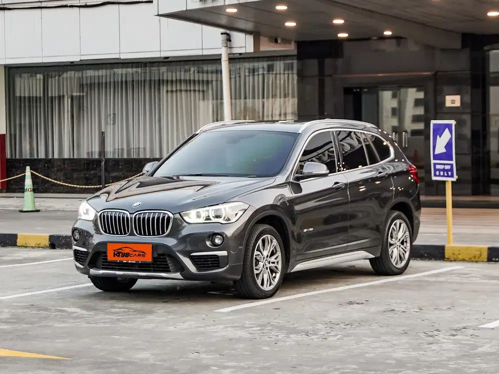 [LOW KM] BMW X1 sDrive18i xLine 1.5 AT 2017 / 2018 Abu