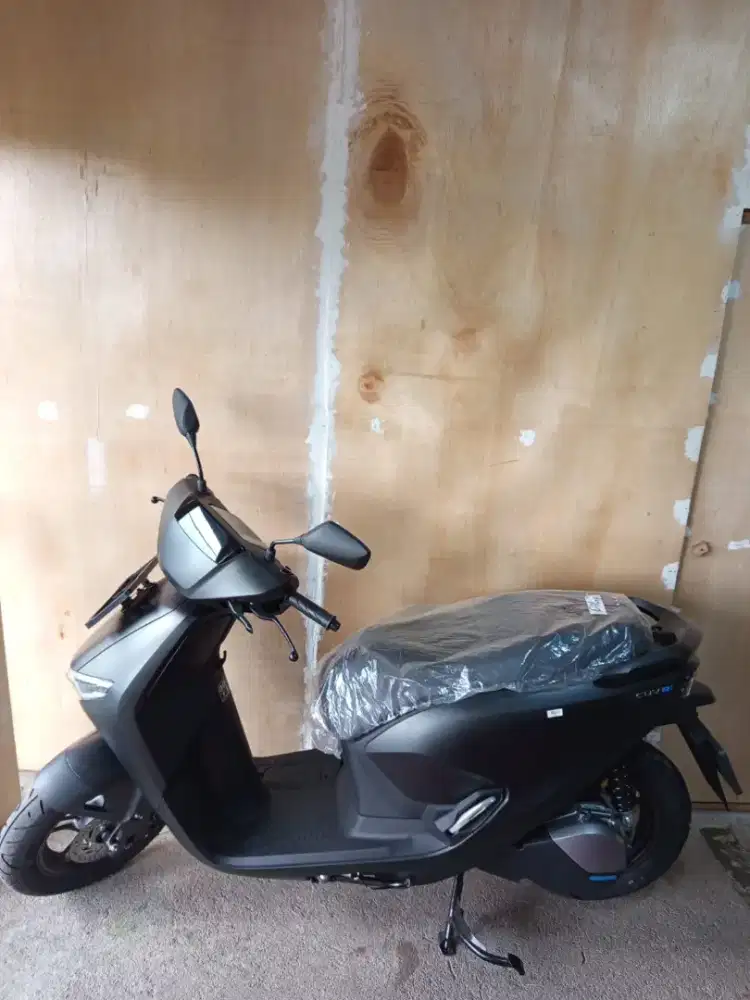 Motor Listrik Honda CUV e: Matte Black - Surat Lengkap (STNK+BPKB)