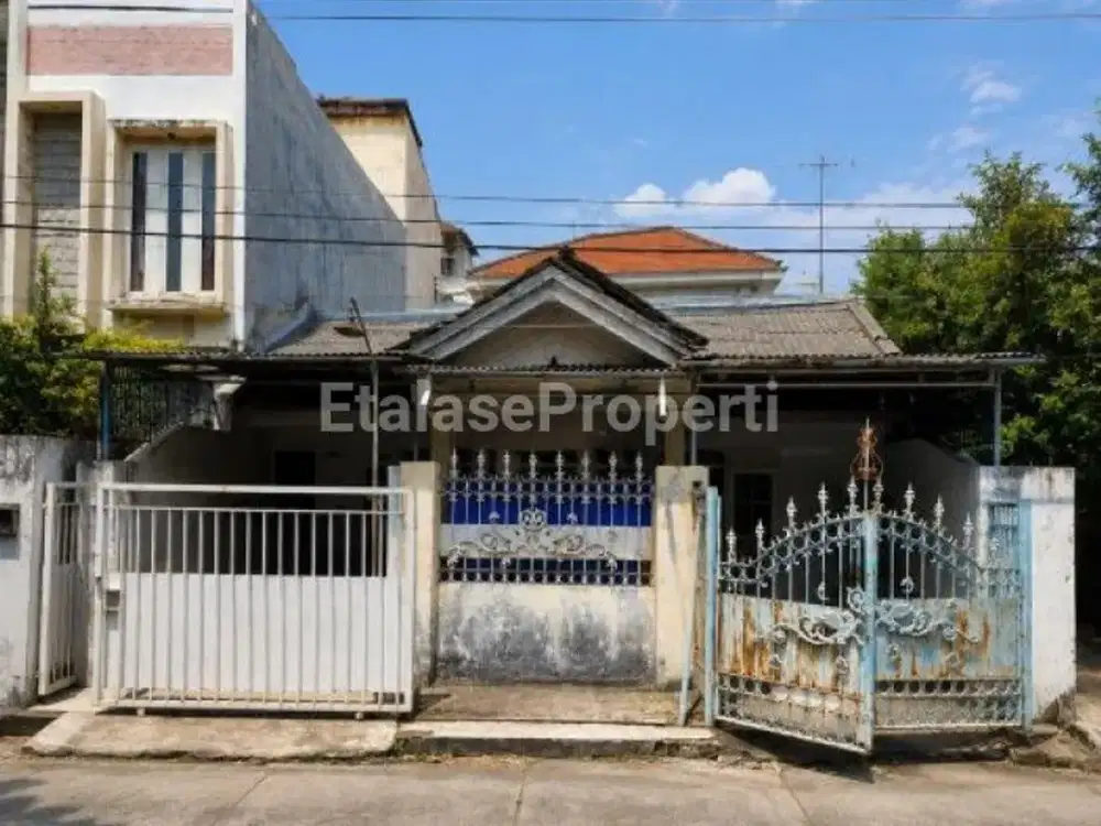 Dijual rumah hitung tanah wisma permai tengah