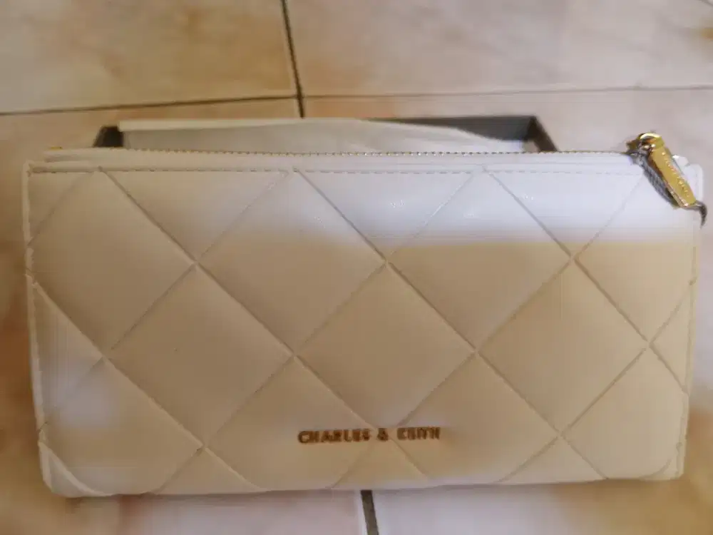Dompet charles & keith