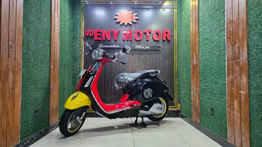 ENY MOTOR - VESPA x DISNEY - VESPA PRIMAVERA 150 ABS 2023 - KM 700
