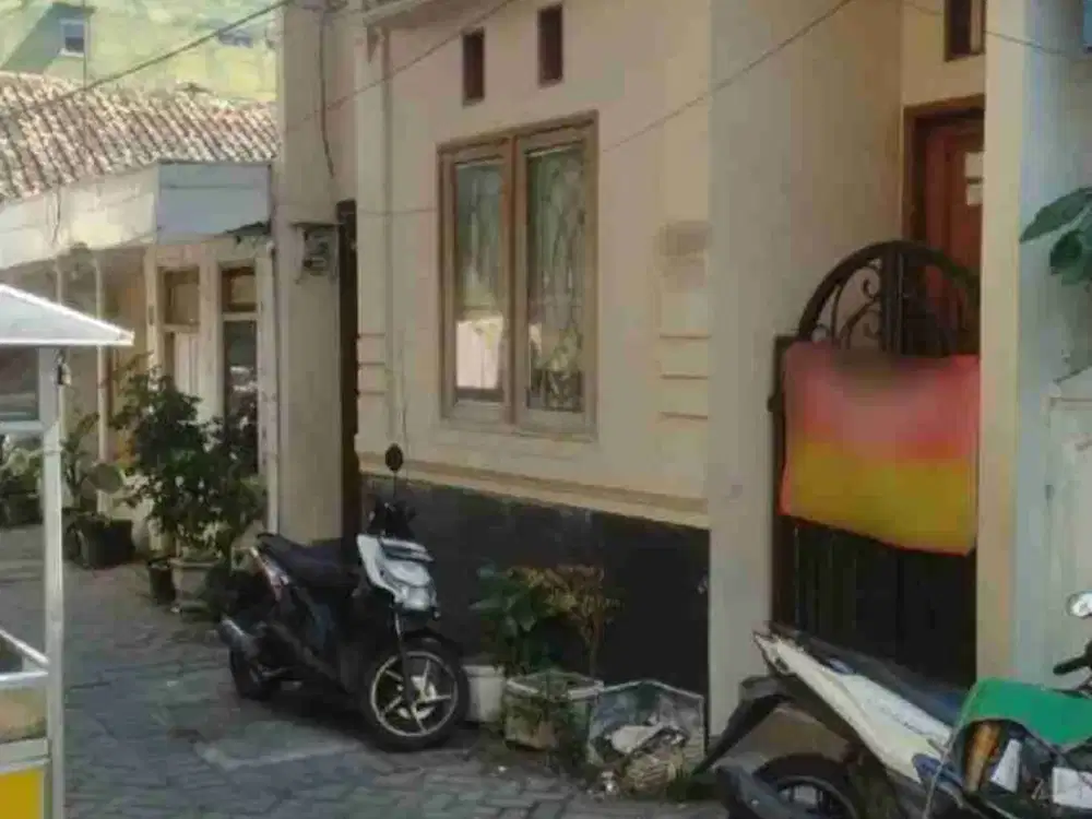 DiJual Cepat Rumah Minimalis Mewah Dalamnya Semi Furnished 2 Lantai Sudah Full Dek u/ lantai3,Boto Putih Kawasan Wisata Religius Tinggal Masuk Saja Surabaya.