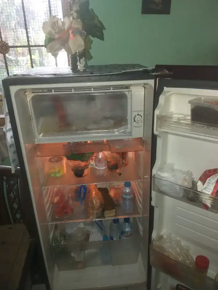Kulkas 1 pntu sharp sgt normal dngin lengkap free lalamove dkt