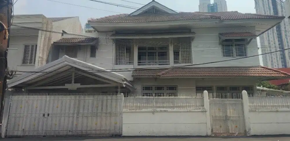 Dijual rumah hook lokasi strategis daerah Taman Ratu