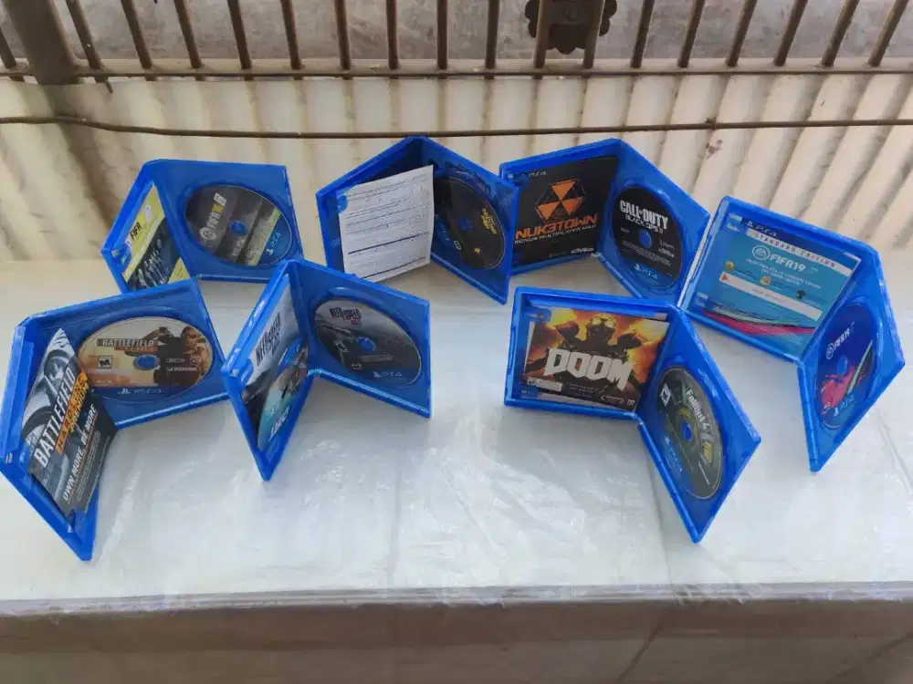 Kaset ps4 ori ada 8pcs