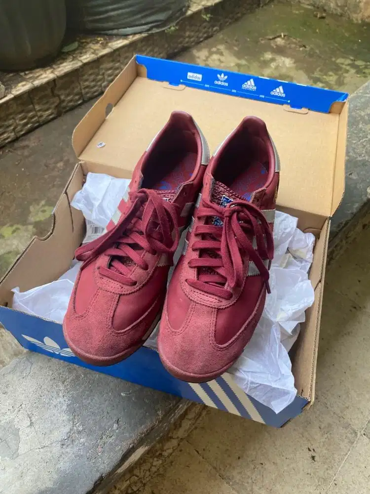 SEPATU ADIDAS SL 72 RS