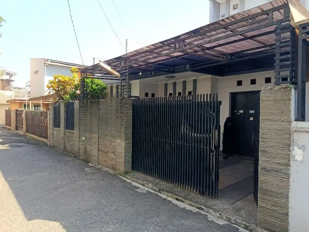 Sewa Rumah Dekat Tol Buah Batu dan Kampus / Universitas Telkom Bandung