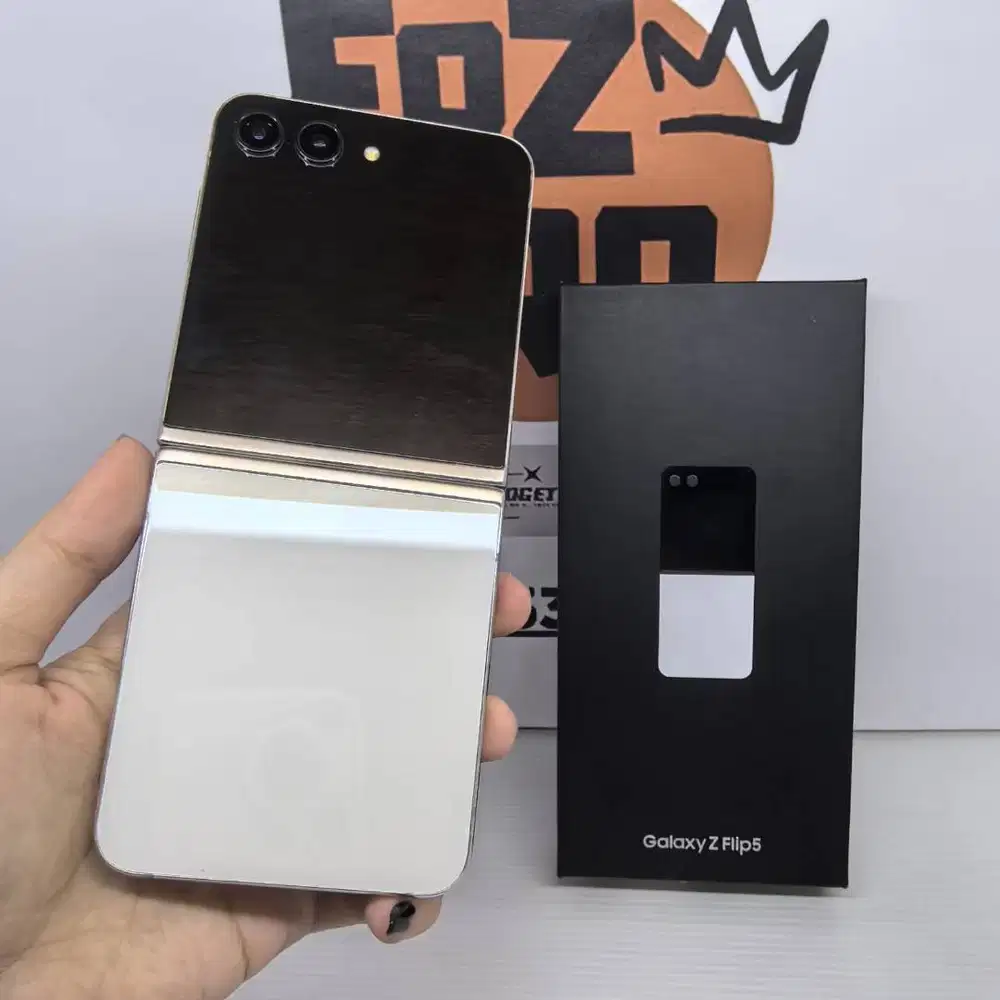 Samsung Z Flip 5 8/256GB WHITE FULLSET NO MINUS NO KENDALA