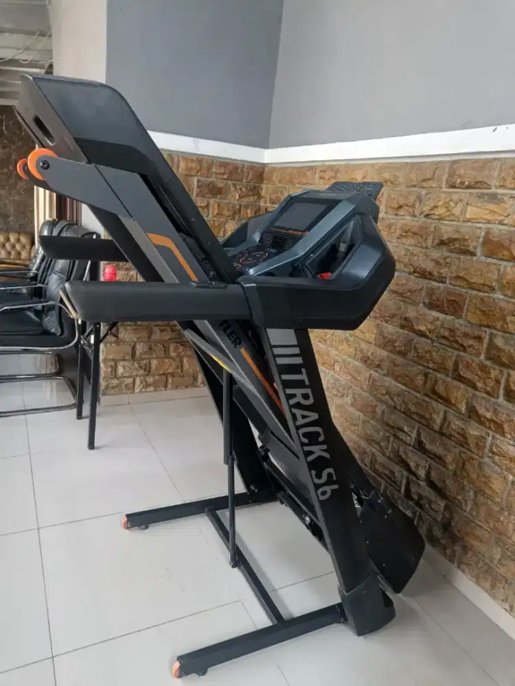 Kettler S6 Treadmill Mewah Kondisi Sangat Baik