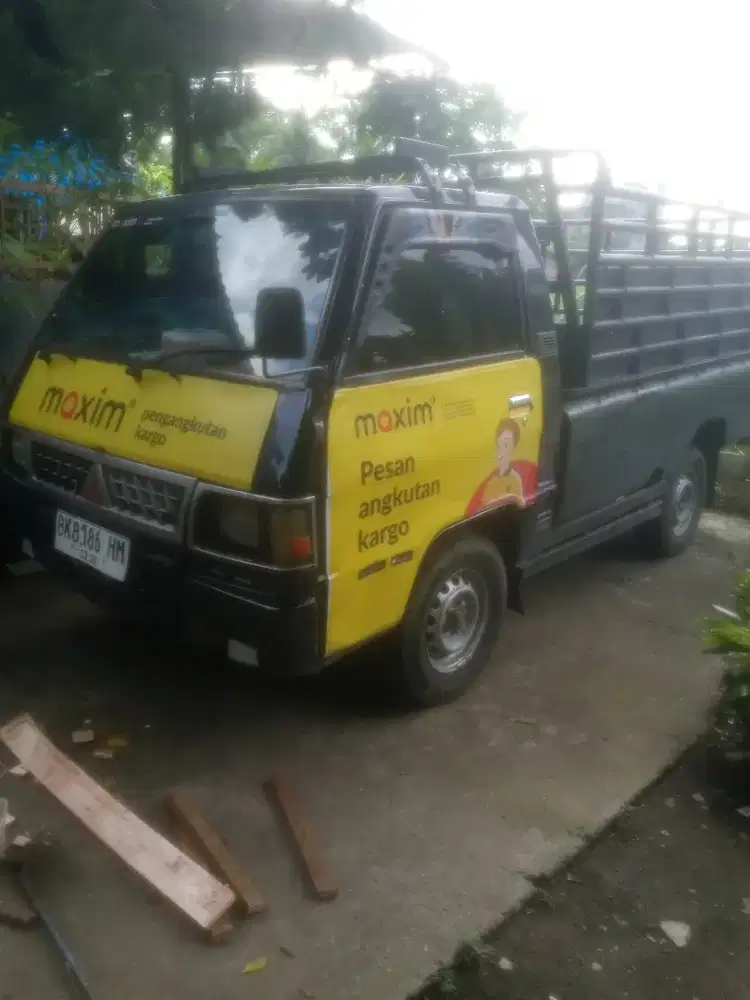 SEWA MOBIL PICK UP L300