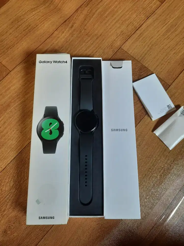 SAMSUNG GALAXY WATCH 4