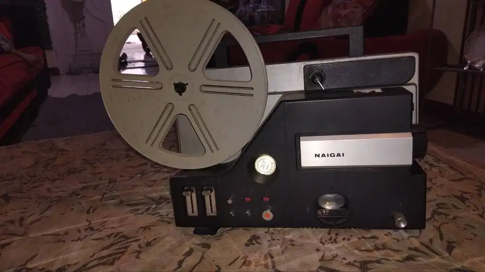 Jual aj koleksi proyektor jadul vintage. Kondisi ok bisa langsung cek