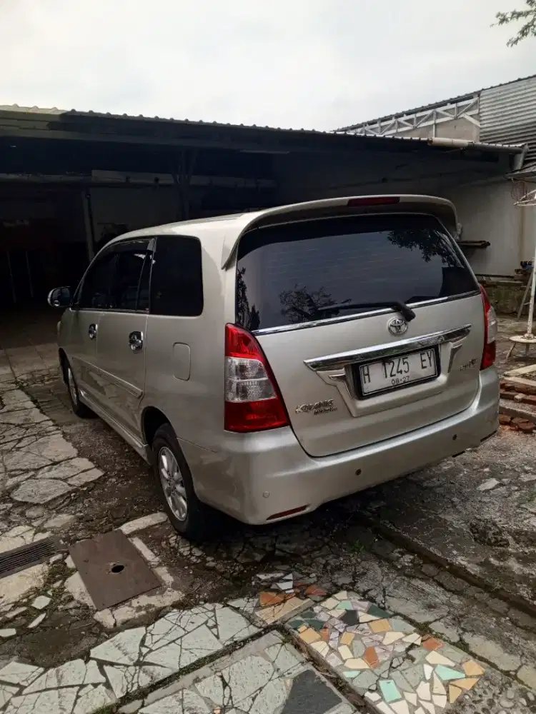 Dijual grand Innova v diesel matic 2012
