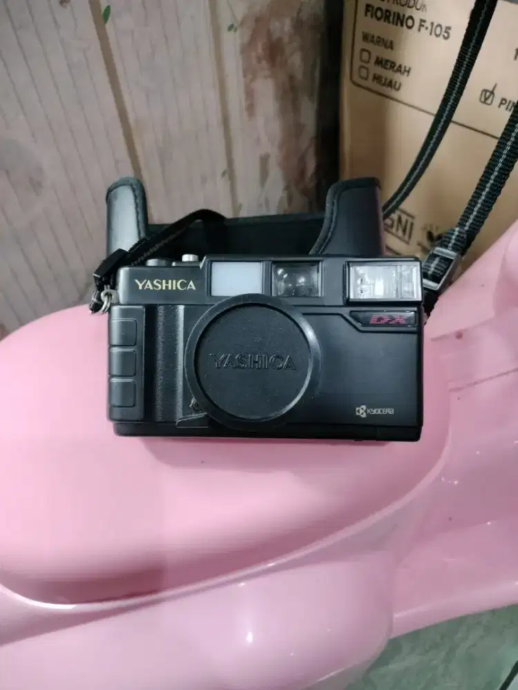 Camera analog menggunakan roll