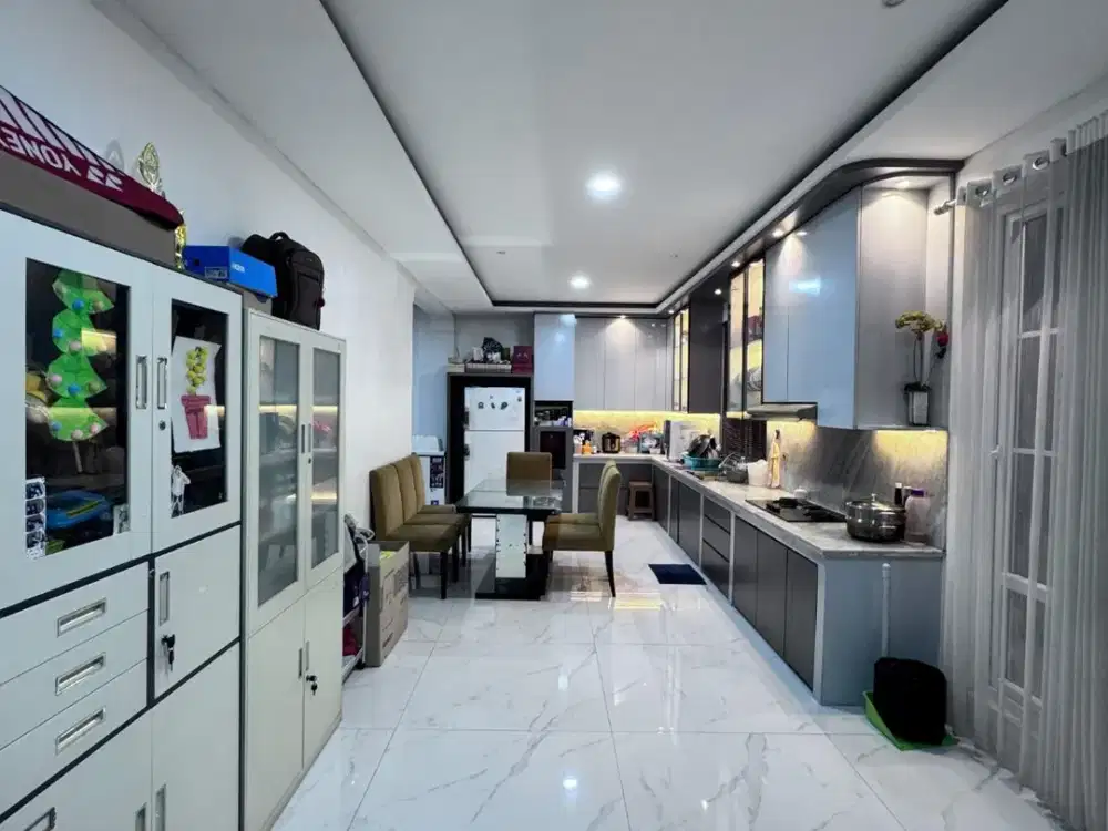 Di Jual Rumah Golf Lake,Cluter Victoria,UK 10,5 x 15m, Harga Jual 5,5M