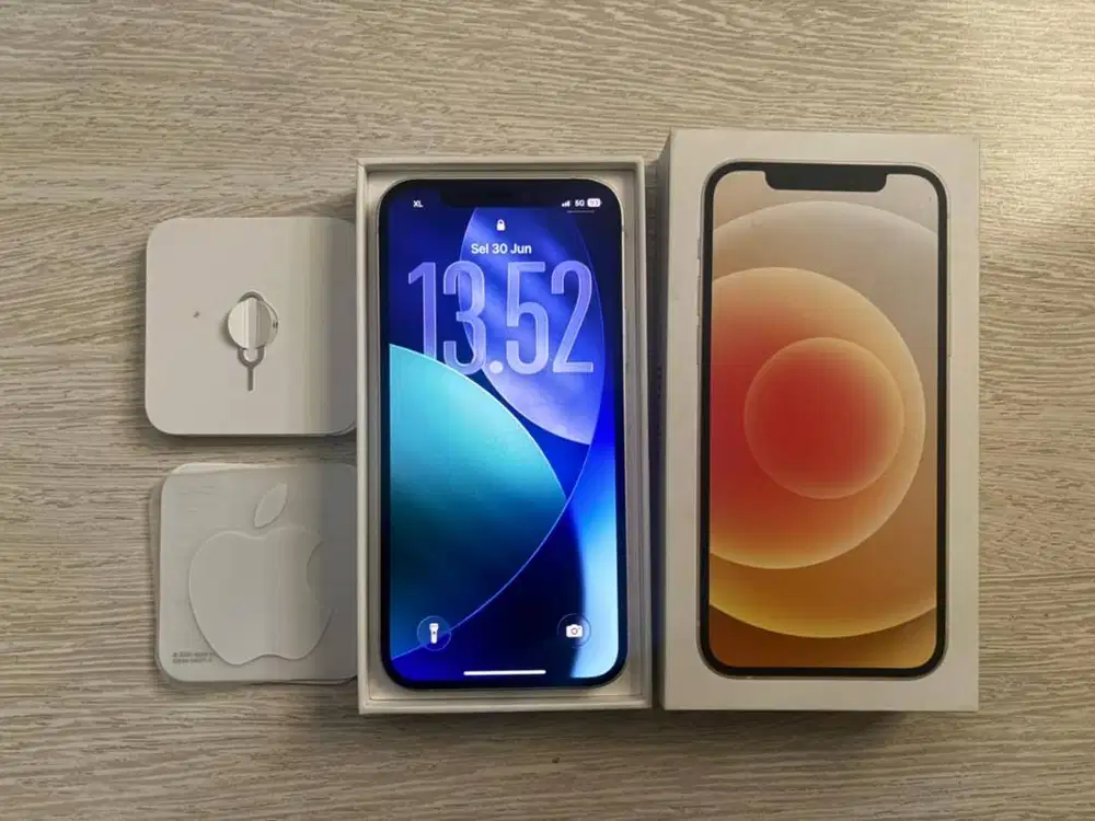 iPhone 12 White 128 GB iBox