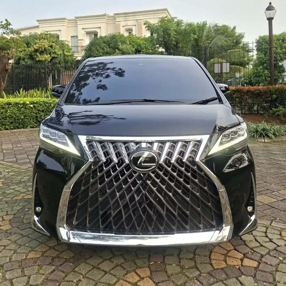 Lexus LM 350 2021