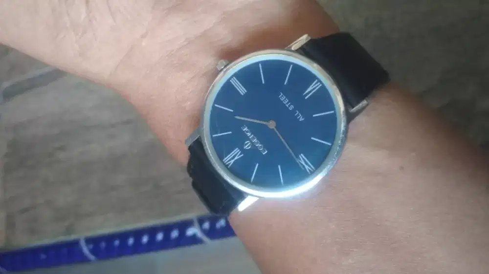 Jam tangan Essence
