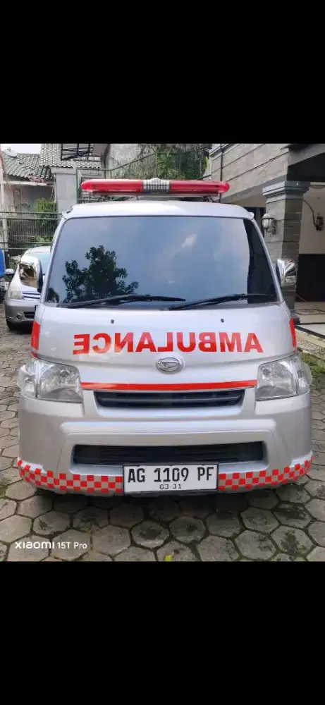 Daihatzu grand max Ambulan medis 2016