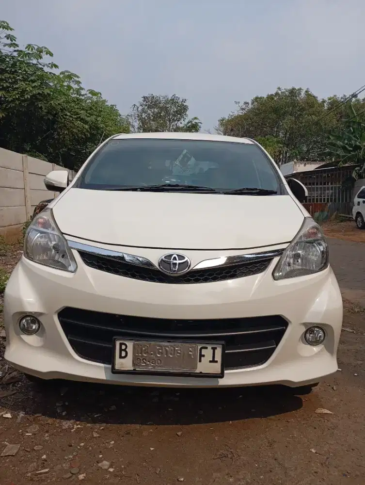 Avanza New Veloz 1,5 matic Bensin THN 2013