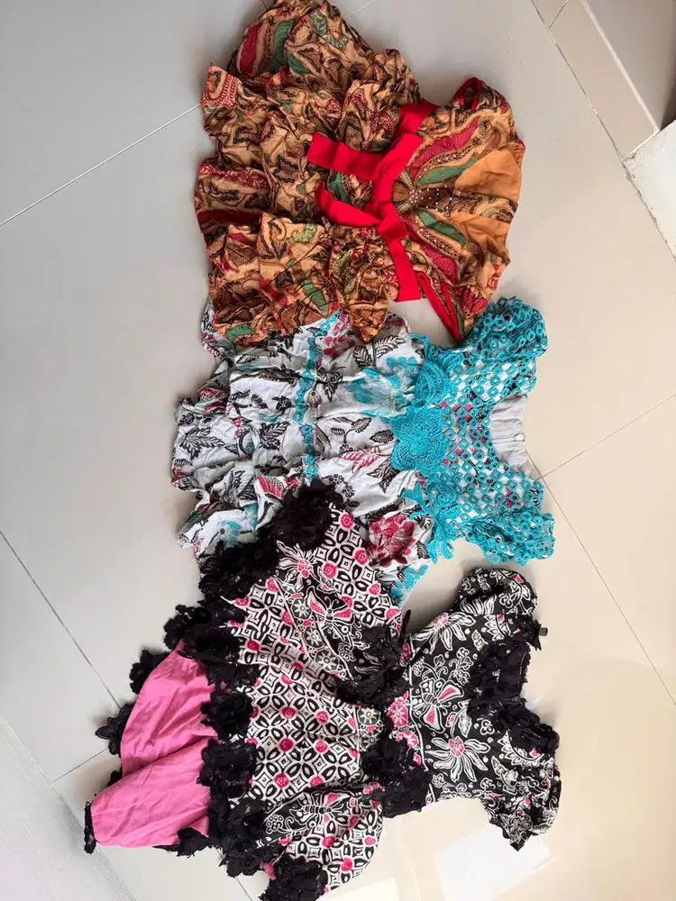 Dress anak perempuan dan kemeja batik total 6 pcs