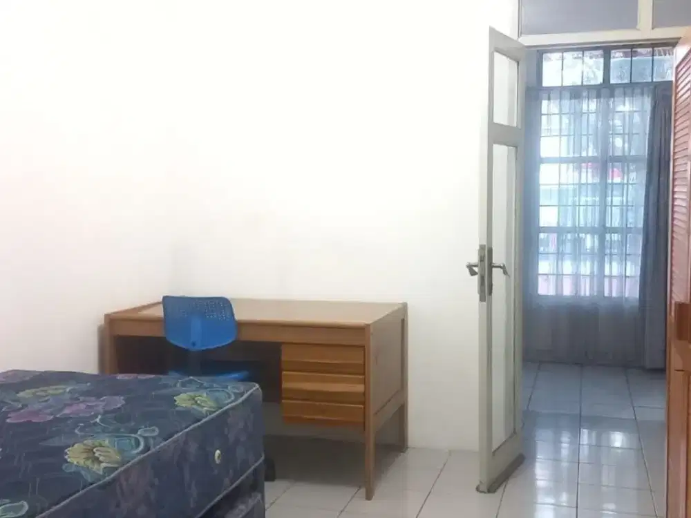 Rumah kos sehat dengan aksesibilitas tinggi.