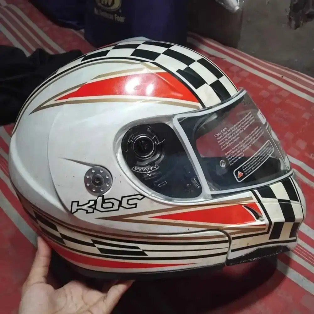 helm ,merek kbc