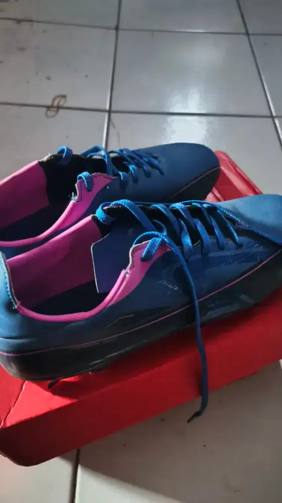 Sepatu Bola Specs