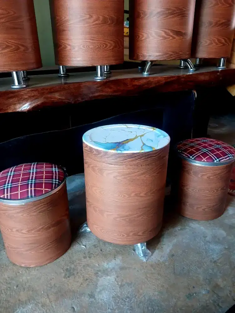 Set kumplit meja caffe stanlis plus kursi bulat empuk