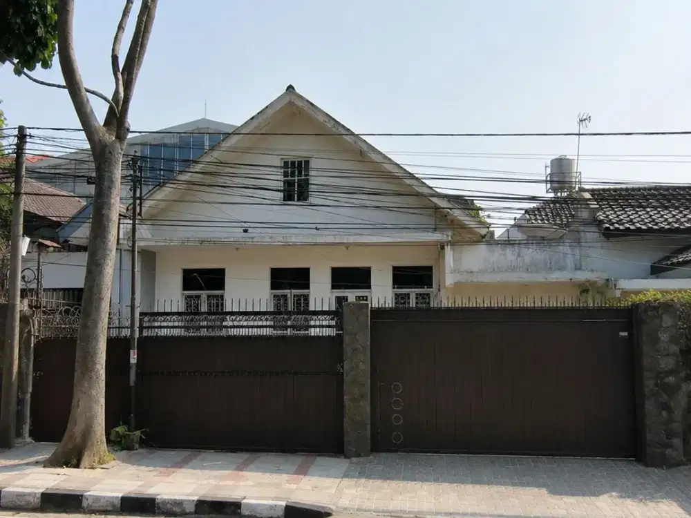 JUAL Rumah Strategis Bagus Nyaman SHM di Jl.Pajajaran, Kota Bandung