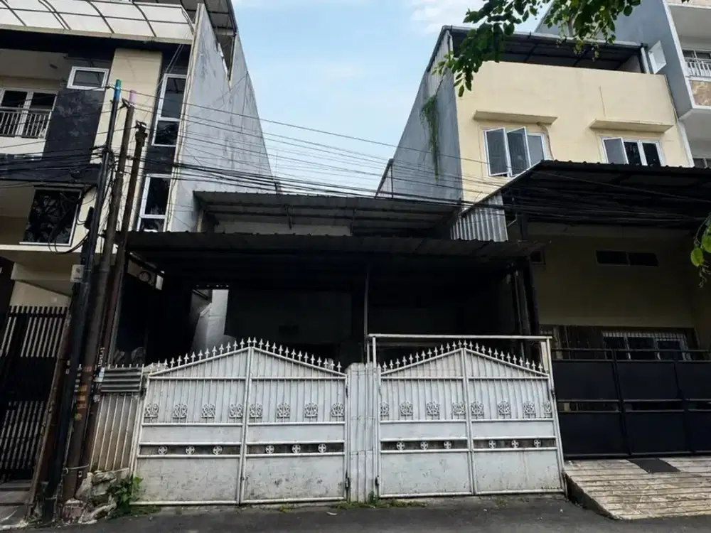 ANA RUMAH TUA HITUNG TANAH UK 7X20M DI JELAMBAR