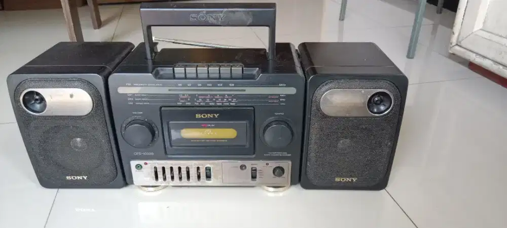 Di jual tape radio compo jadul merk sony
