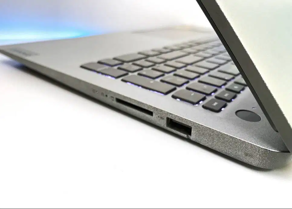 Laptop Lenovo ideapad 3 Ryzen 5 5500U Ram 8gb Ssd 256gb keyboard backl