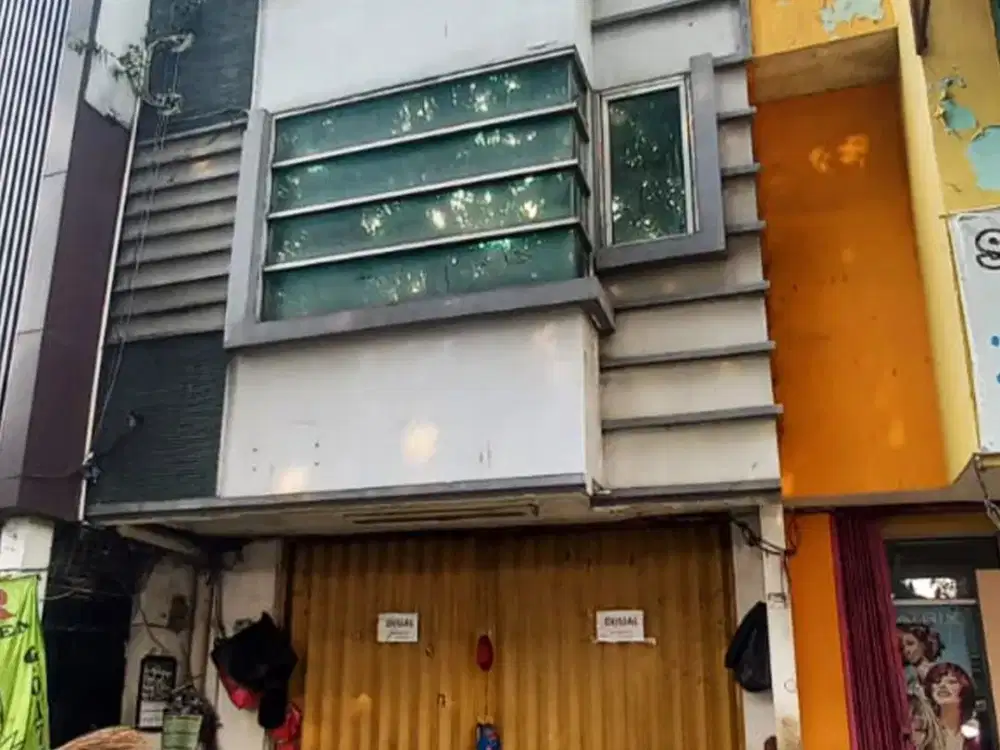 Ruko Cipulir Center, Jl. Ciledug Raya, Kebayoran Lama, Jakarta Selatan