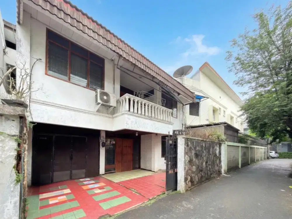 RUMAH SELUAS INI 2 LANTAI HARGA 3 M - AN SELANGKAH KE JALAN 2 MOBIL